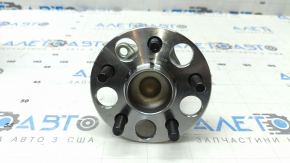 Rear left hub Lexus CT200h 11-17 GSP