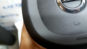 Airbag in the driver's steering wheel Volvo XC60 18-26 black, scratches, bumps