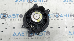The front right lower door speaker of Volvo XC60 18-26 has a broken mount