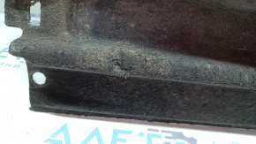 The right underbody protection of the Audi Q5 80A 18-25 is dented and torn