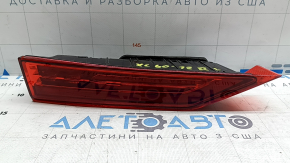 The inner tailgate light, left, Volvo XC60 20-26, is worn and scratched