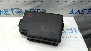 Kia Niro 17-19 HEV underhood fuse box cover scratches