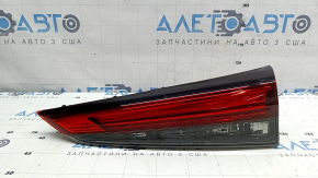 Toyota Highlander right inner tailgate light 20-23 LED, scratches