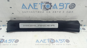 Front left door sill trim for Toyota Highlander 20-26, black with chrome insert, scratches, corrosion, bump