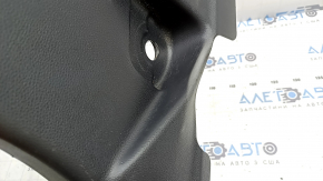 The lower right center pillar trim for Toyota Highlander 20-26 is black, worn, the plastic has turned white, and is deformed