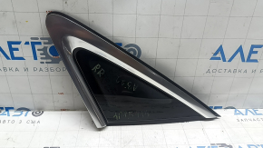 Rear right window blind glass Audi A3 22-26 scratches on molding, scratch on glass