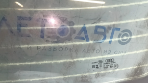 The rear window of the Audi A3 22-26 is covered in soot, the heating system is defective, and there is oxidation