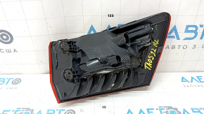 The outer wing light on the left VW Taos 22-24 has a broken cover mount
