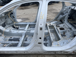 The central left body pillar of the Honda Accord 18-22 on the body, pokes