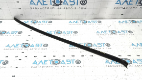 Left windshield molding VW Taos 22-23 crack, scratches
