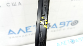 Left windshield molding VW Taos 22-23 crack, scratches
