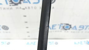 Left windshield molding VW Taos 22-23 crack, scratches