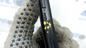 Right windshield molding VW Taos 22-23 crack, scratches