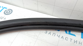 Front left door seal VW Taos 22-25 worn