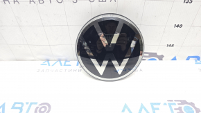 Volkswagen Taos 22-25 grille emblem