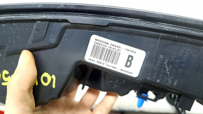 The inner tailgate light, left, Nissan Murano 25-26, is glued