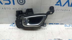 Inner rear left door handle Jeep Compass 22-26 chrome, scratches