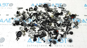 Incomplete interior hardware for VW Taos 22-24