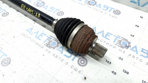 The rear right half shaft of the VW Taos 22-24 is rusty