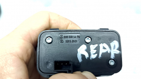 Mercedes C-class W205 16-21 trunk lid closing button with lock