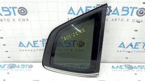 Rear right window, blind glass, VW Taos 22-25, tinted with chrome molding, scratches on chrome, cut seal