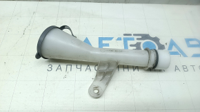 Washer reservoir neck for Nissan Kicks 18-24