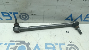 The front right stabilizer link of the Nissan Kicks 20-24 is rusty