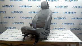 Driver's seat for Nissan Kicks 18-25 with airbag, mechanical, heated, grey and black leather, grey and red stitching, BOSE, scratches, cracks on the leather, worn, dented, needs cleaning