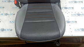 Driver's seat for Nissan Kicks 18-25 with airbag, mechanical, heated, grey and black leather, grey and red stitching, BOSE, scratches, cracks on the leather, worn, dented, needs cleaning