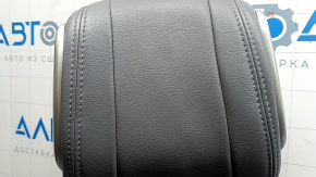 Driver's seat for Nissan Kicks 18-25 with airbag, mechanical, heated, grey and black leather, grey and red stitching, BOSE, scratches, cracks on the leather, worn, dented, needs cleaning