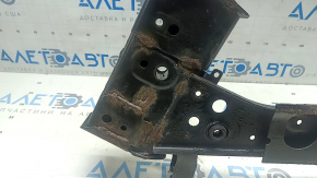The front subframe of the Nissan Kicks 18-25 is rusty