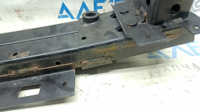 The front bumper reinforcement for Nissan Kicks 21-25 is rusty