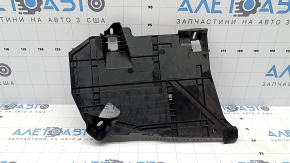 Floor spacer for passenger feet Mercedes C-class W205 15-21