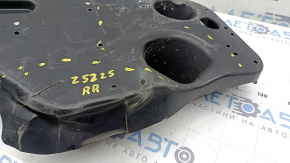 The rear right protection of Nissan Murano 25-26 is dented and torn