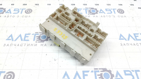 Nissan Murano 25-26 under-dash fuse box
