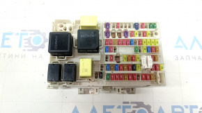 Nissan Murano 25-26 under-dash fuse box