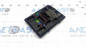 Nissan Murano underhood fuse box 25-26