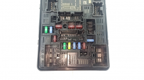 Nissan Murano underhood fuse box 25-26