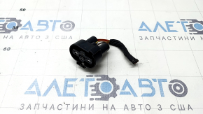 Chip on the diffuser radiator shroud VW Taos 22-24