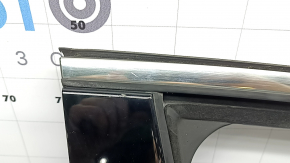 The front right door is bare, Kia Sorento 16-20 white SWP, there is a scratch on the handle, scratches on the chrome and trim, the molding fasteners are torn