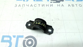 Front stabilizer bar mounting bracket left Nissan Kicks 18-24