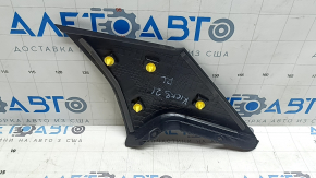 Nissan Kicks 18-25 rear left triangle plug scratch