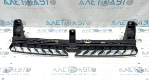 Front bumper central mount VW Taos 22-25 broken latches