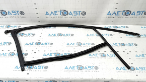 Front left glass seal for Porsche Macan 15-26 with molding, matte black