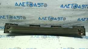 The rear bumper reinforcement for Nissan Kicks 18-25 is rusty
