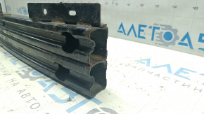 The rear bumper reinforcement for Nissan Kicks 18-25 is rusty