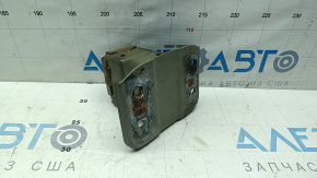 The rear bumper reinforcement fang, right, Nissan Kicks 18-25, is rusty
