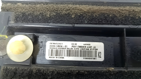 Left tailgate reflector Nissan Kicks 21-25 scratches, abrasions