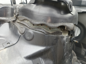 Front right quarter of Toyota Highlander 20-26 hybrid, graphite, on the body, the glass is torn off