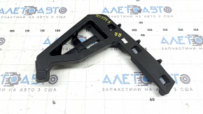 The rear bumper mount, right, Kia Sportage 23-25, is broken